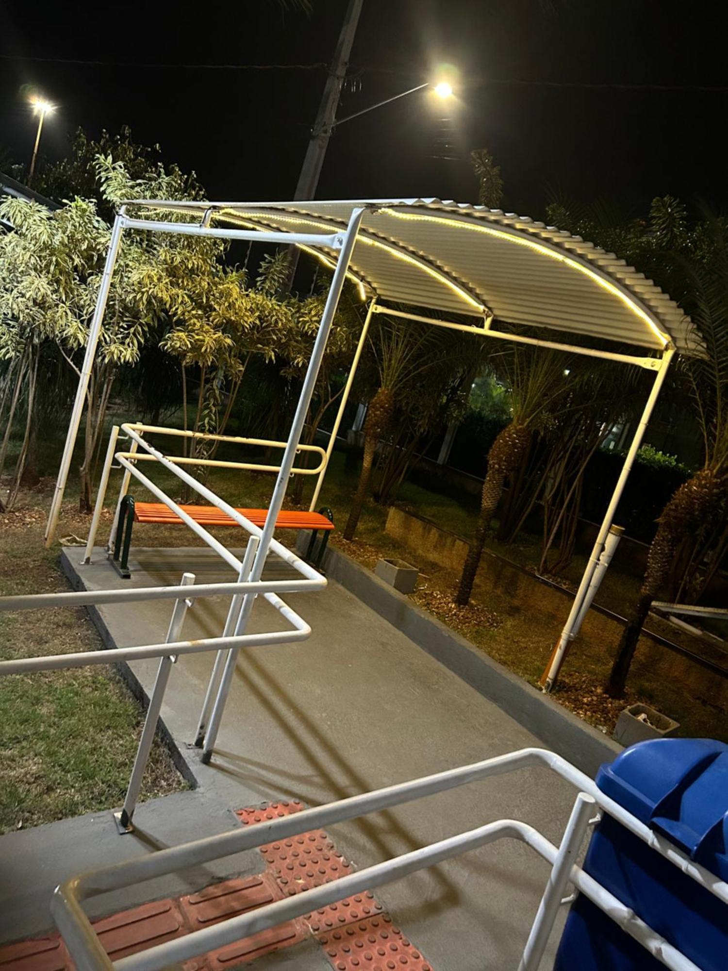 Ap Completo Vista Para Rua Arcond Wifi Piscina Londrina Exterior photo